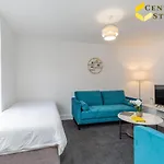 Ethel - Walk To Northampton Gen Hospital, Town Centre, Cafes, Pubs & Restaurants- Fast Wifi, Free Parking, Smarttv With Netflix By Centro Stays